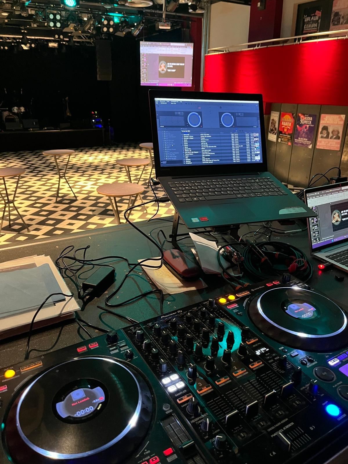 Pauls DJ-Controller von nah